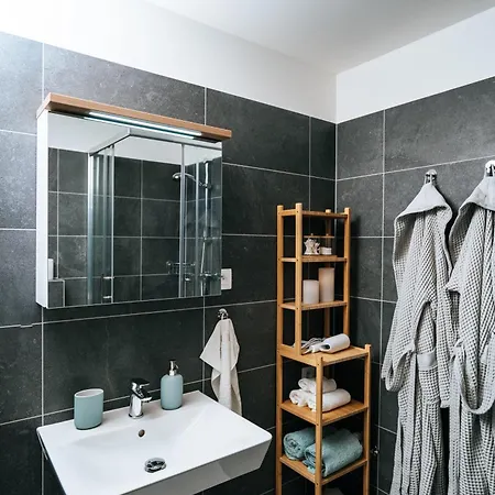 Blue - Vrsovice Апартаменты Прага