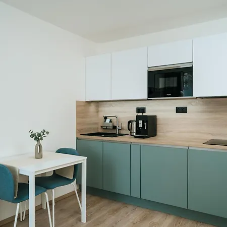 Blue - Vrsovice Апартаменты Прага